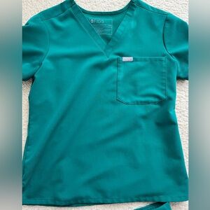 Figs Catarina One-Pocket V-Neck Scrub Top